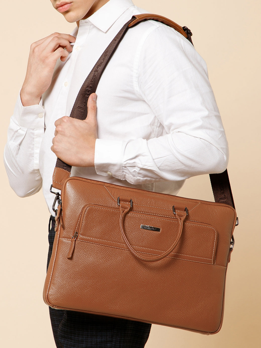 Contrast Stitched Leather Laptop Sleeve SV16-6001