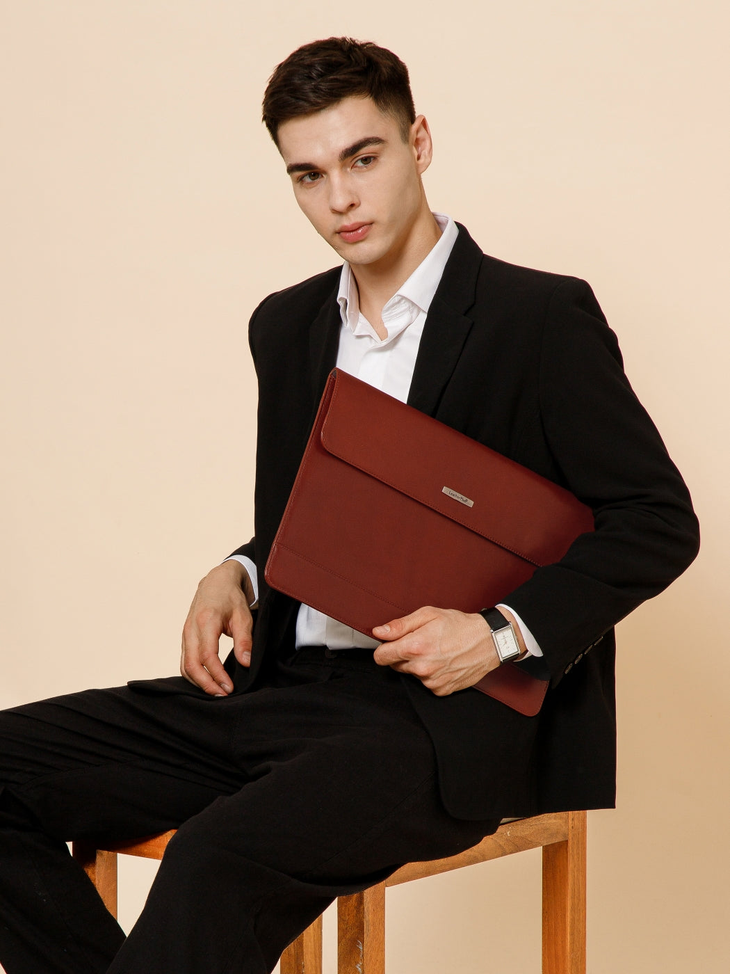 The Slender Leather Laptop Sleeve SV16-7005