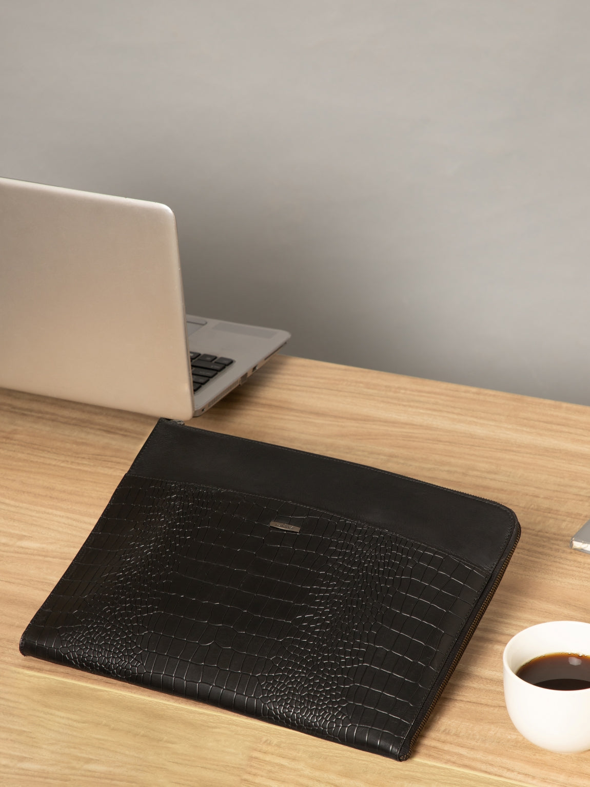 Croco Leather Laptop Sleeve SV16-9001